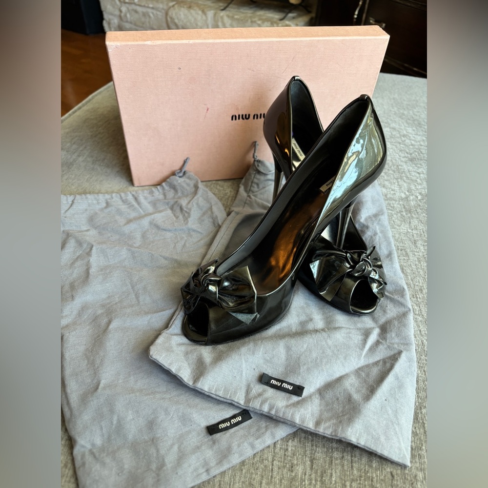 MIU MIU Patent Leather Pumps